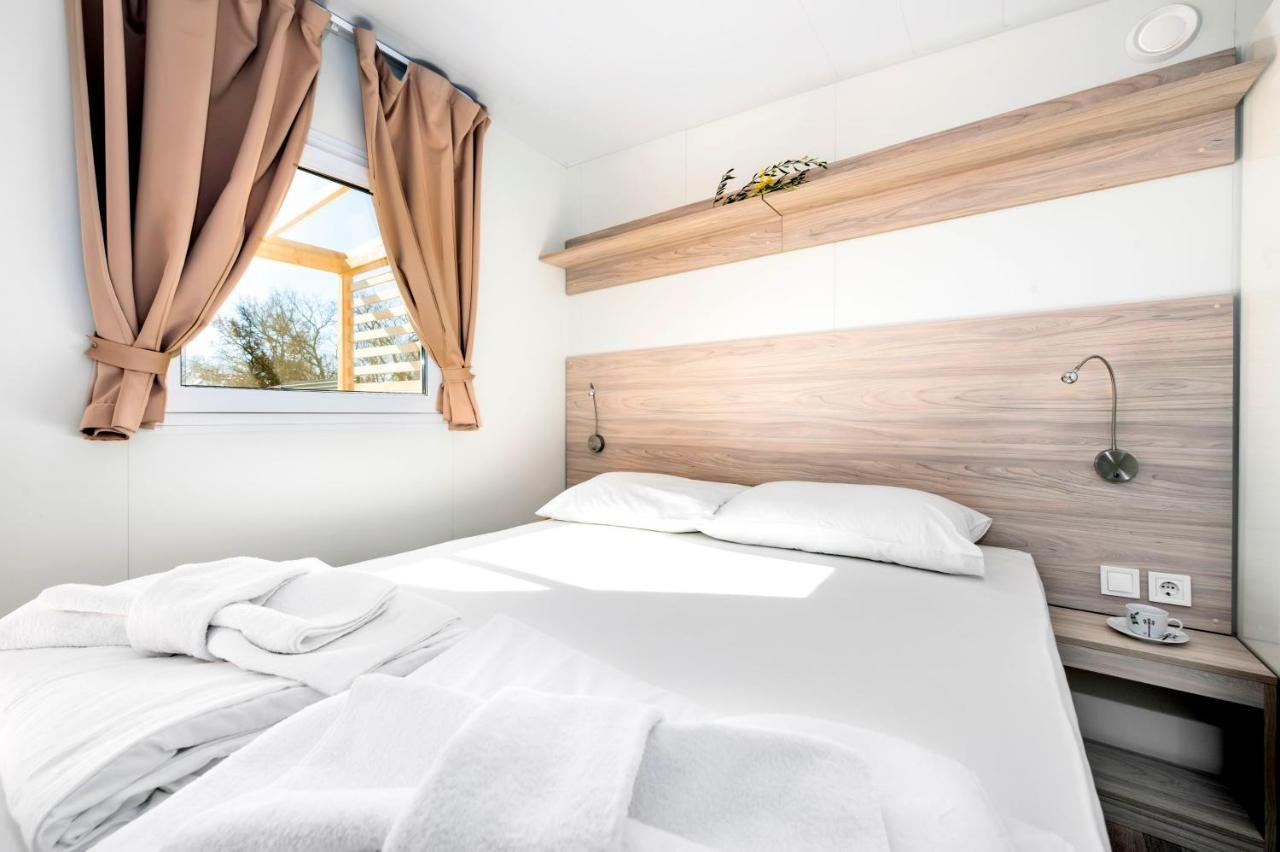 Eurocamp Mobile Homes At Fkk Naturist Campsite Ulika بوريتش المظهر الخارجي الصورة