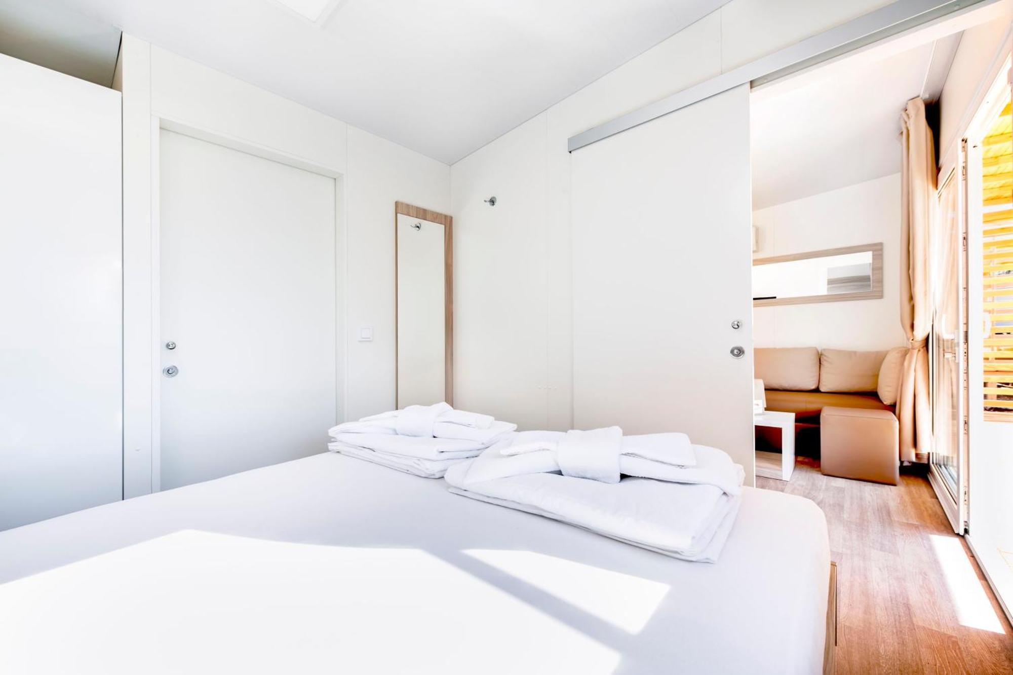 Eurocamp Mobile Homes At Fkk Naturist Campsite Ulika بوريتش الغرفة الصورة